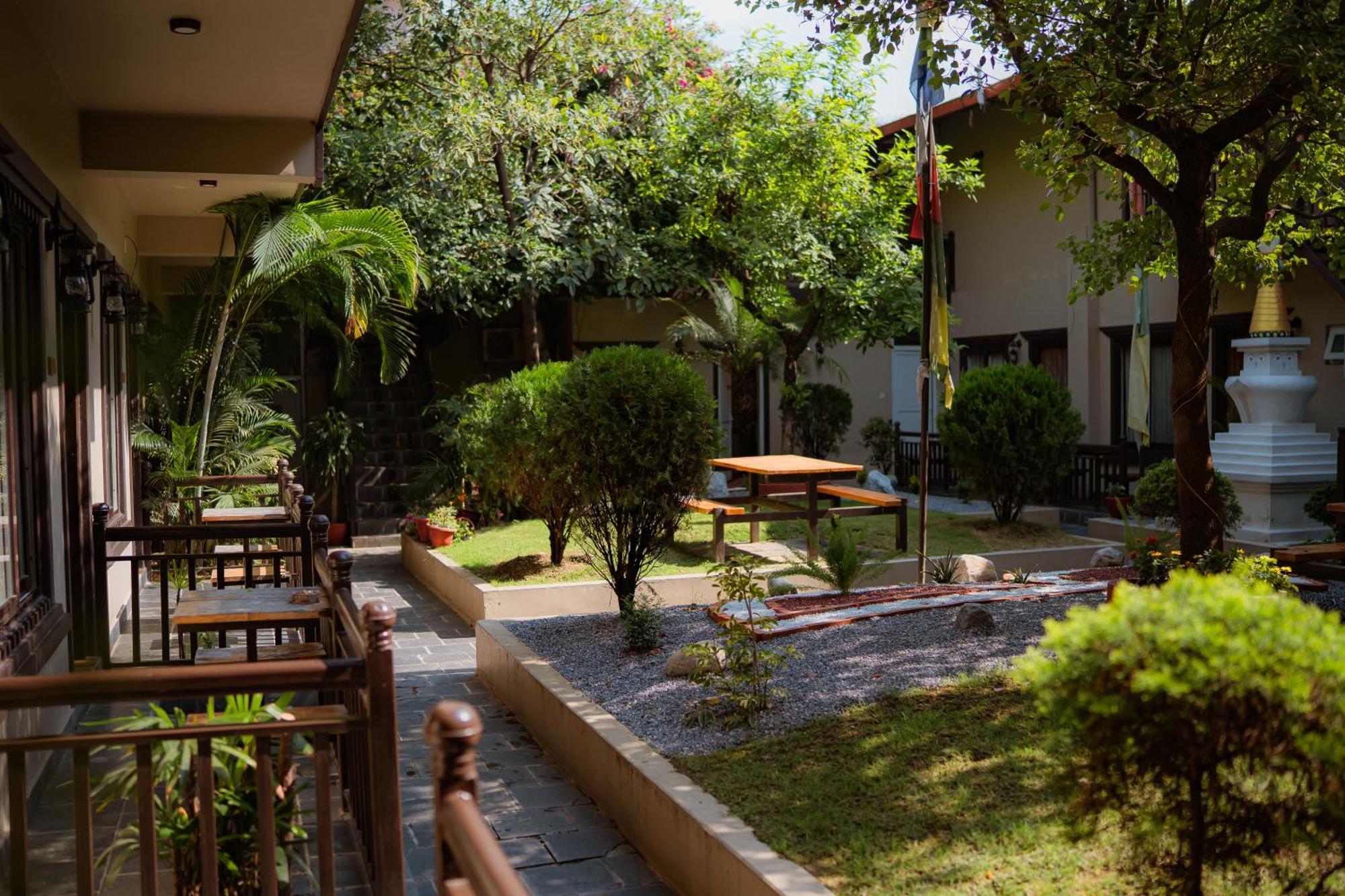 Busy Bee Resort, 포카라 외부 사진