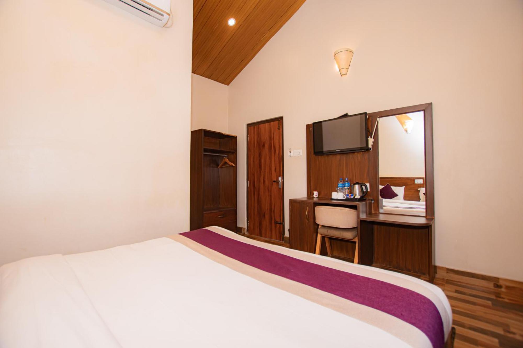 Busy Bee Resort, 포카라 외부 사진